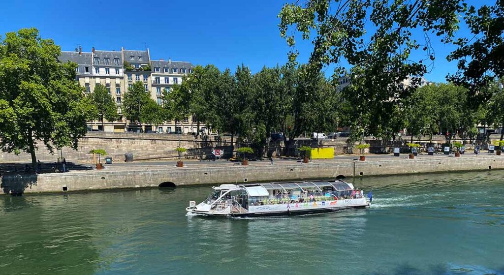 Things to see in Paris Seine River Cruise