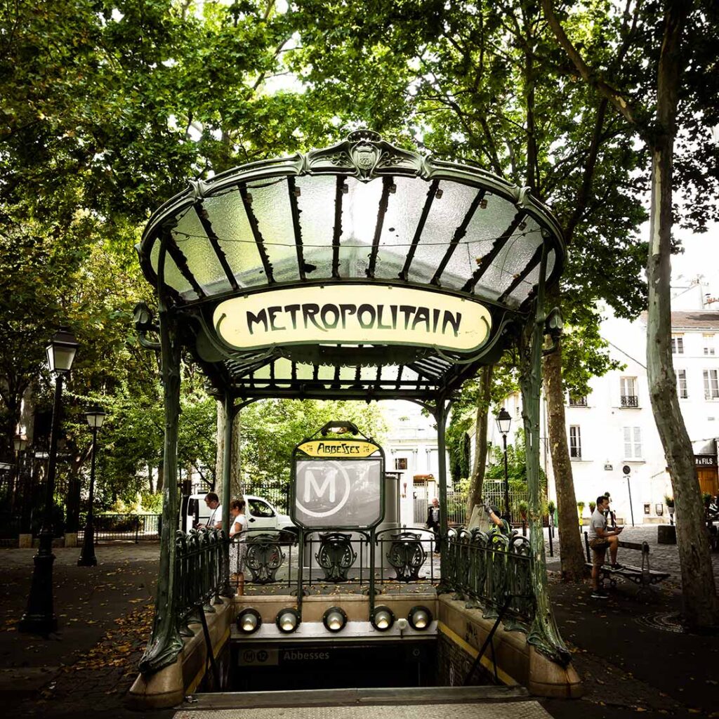 What to See in Paris Metro Stations