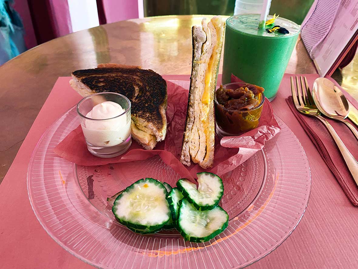 20+ Healthy, Tasty Vegetarian Restaurants in Lisbon, Portugal