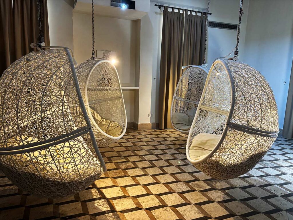 QC Termeroma Swinging Chairs