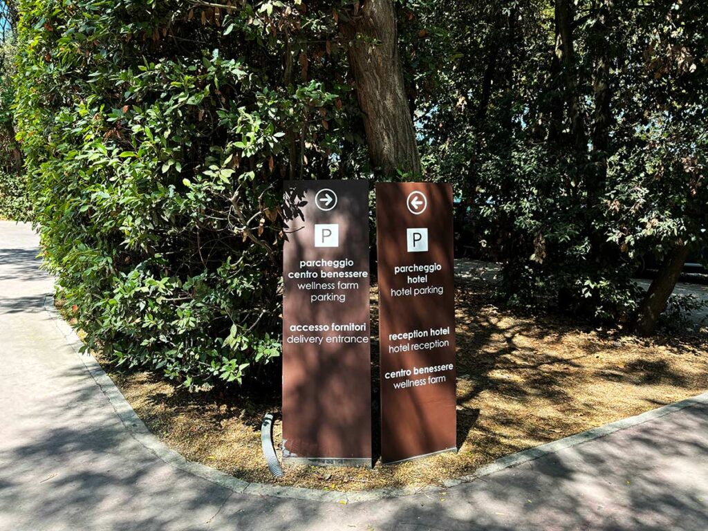 QC Termeroma Entrance Signs