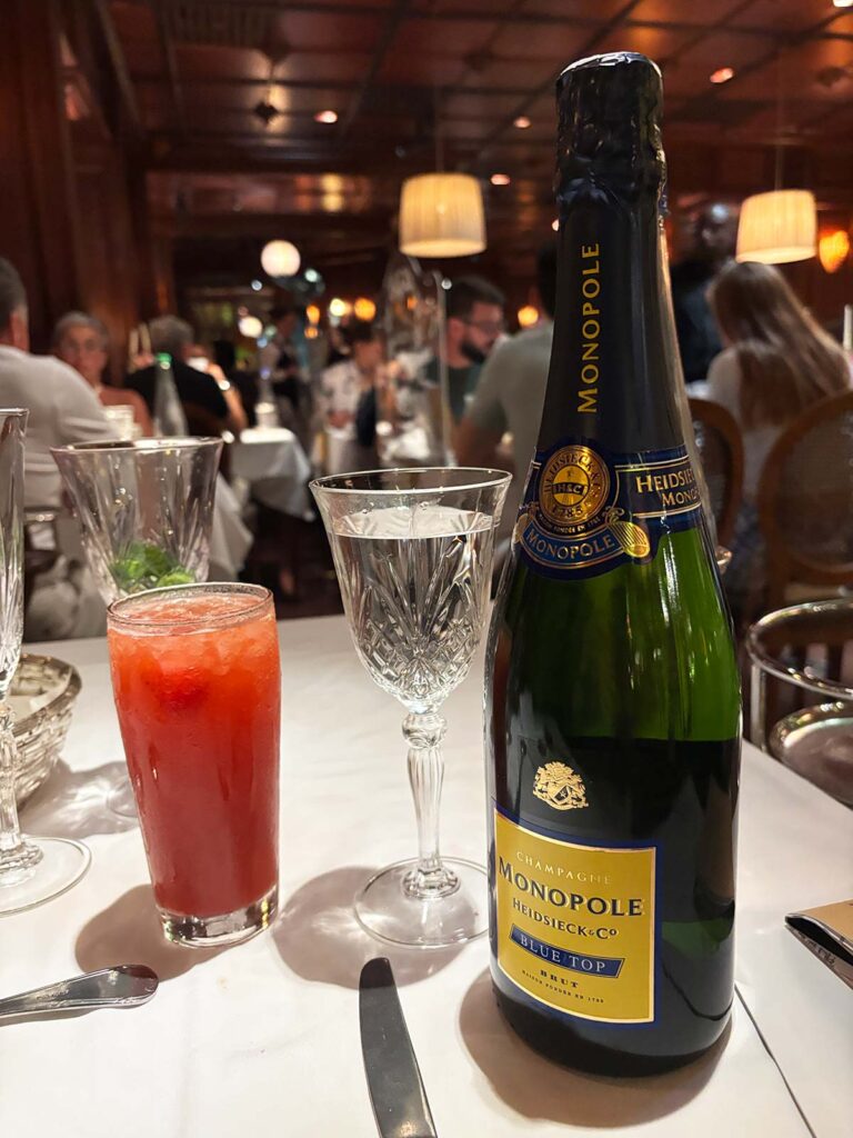 Champagne at Les Grands Buffets de Narbonne