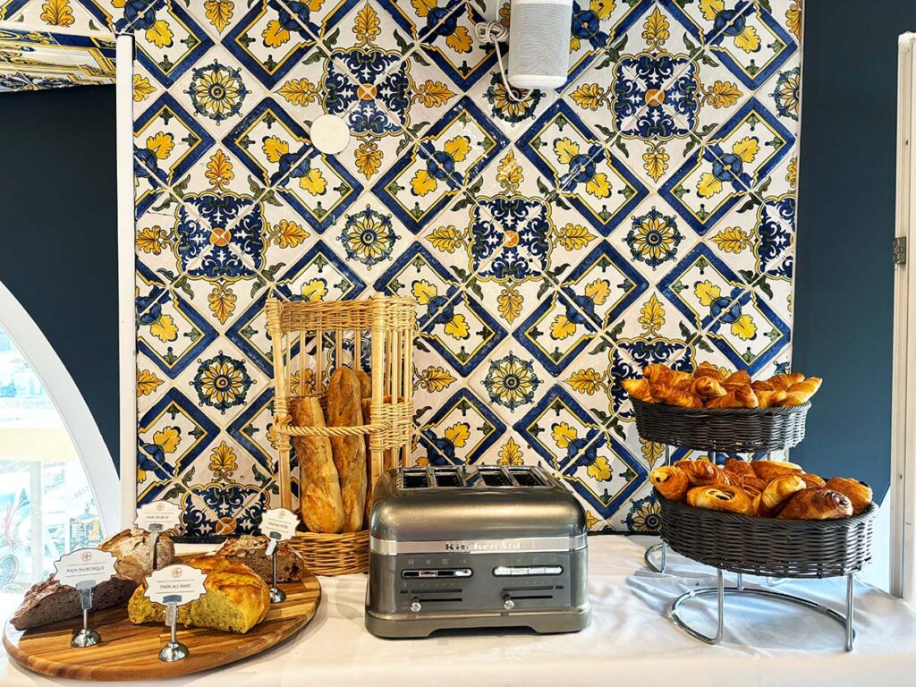 Hotel Le Fregate Collioure Breakfast Buffet Bread