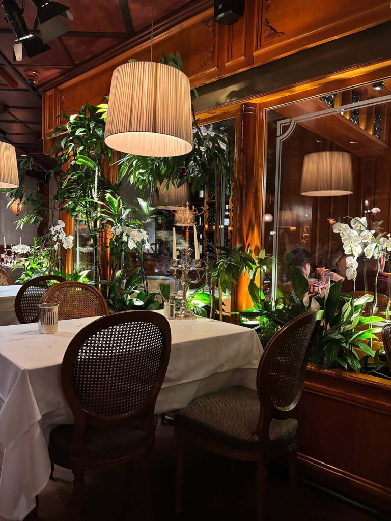 Salle de Max Verrier in Les Grands Buffets de Narbonne